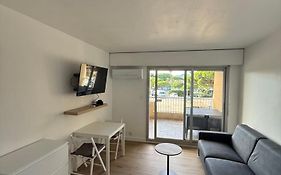 Super studio sur le port de Hyeres